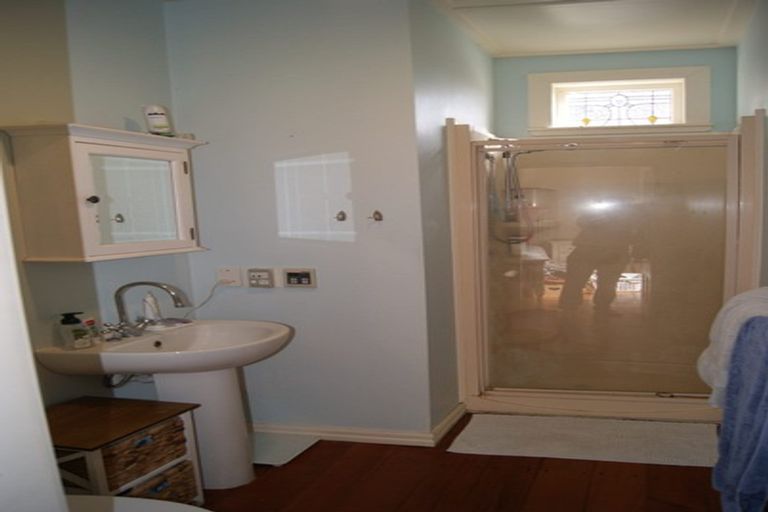 Photo of property in 122a Derwent Street, Island Bay, Wellington, 6023
