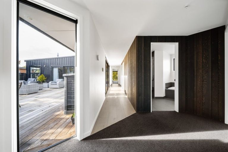 Photo of property in 13 Eden Close, Wanaka, 9305