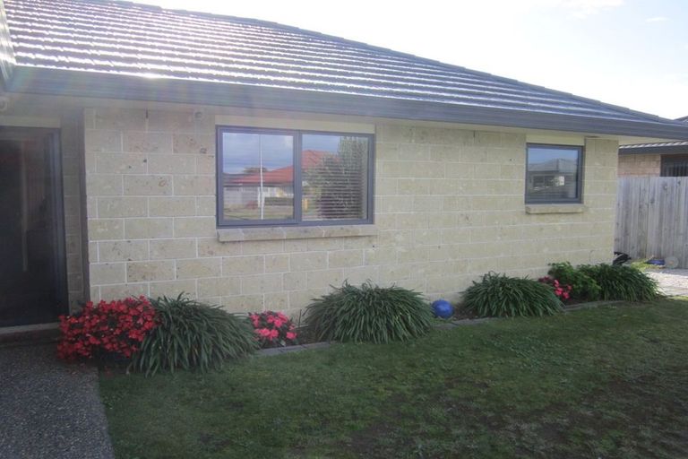 Photo of property in 15 Monarch Place, Paraparaumu Beach, Paraparaumu, 5032