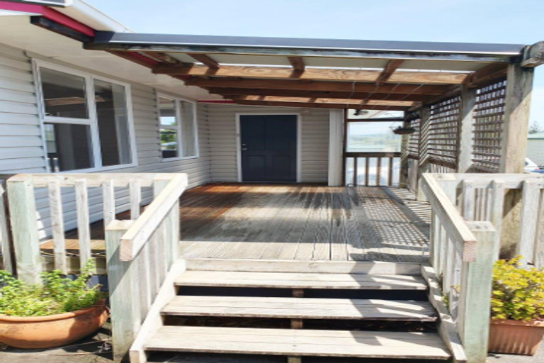 Photo of property in 24 Beach Road, Glenbrook, Waiuku, 2681