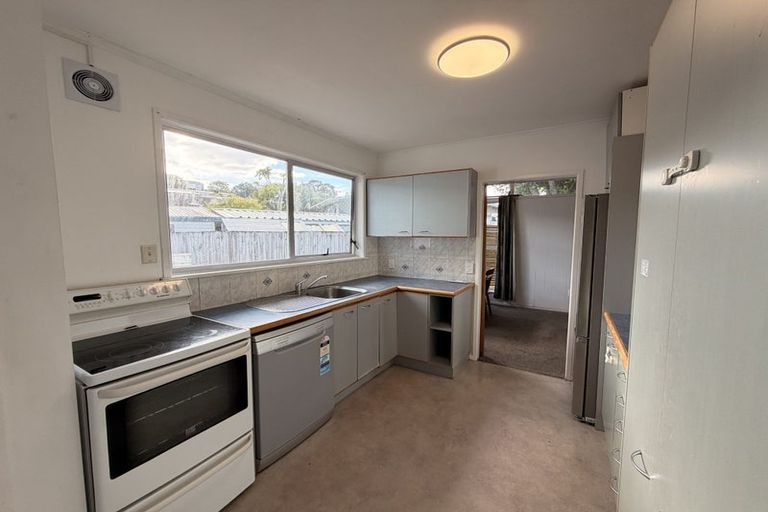 Photo of property in 85 Girrahween Drive, Totara Vale, Auckland, 0629
