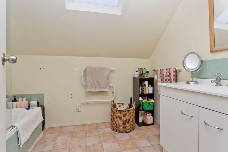 Photo of property in 37 Fields Parade, Oteha, Auckland, 0632