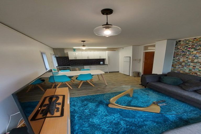 Photo of property in 2f2 Oriental Terrace, Mount Victoria, Wellington, 6011