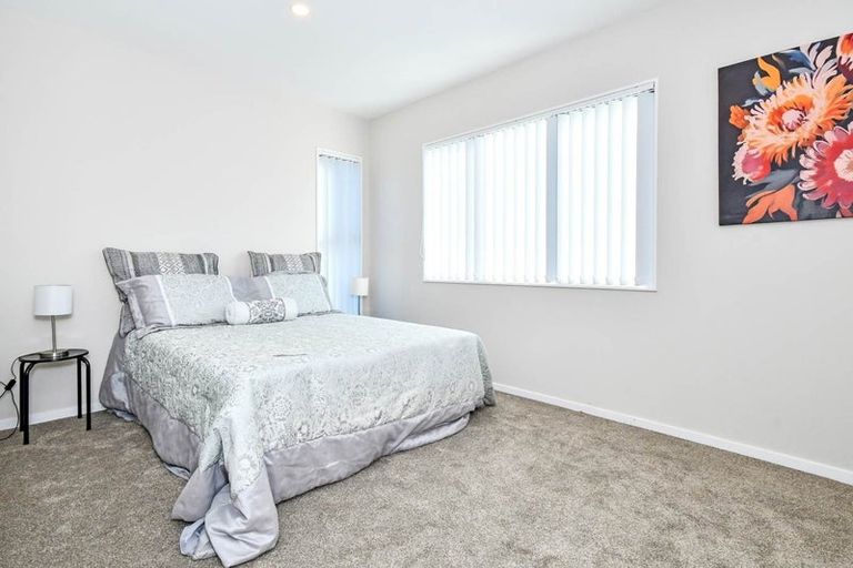 Photo of property in 2/27 Landscape Road, Papatoetoe, Auckland, 2025