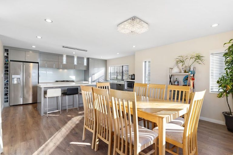 Photo of property in 11 Matisse Drive, West Harbour, Auckland, 0618