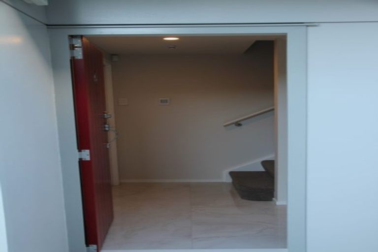 Photo of property in 61u6 Black Rock Road, Newlands, Wellington, 6037