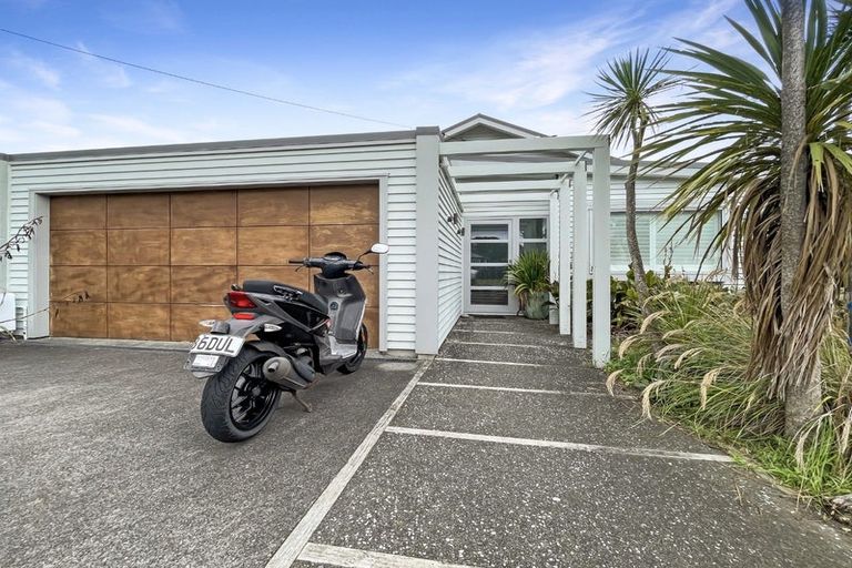 Photo of property in 26 Mantell Street, Seatoun, Wellington, 6022