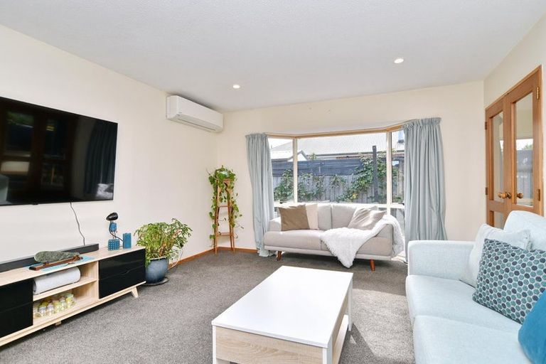 Photo of property in 5 Rossiter Avenue, Redwood, Christchurch, 8051