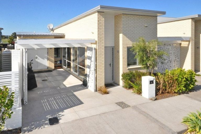 Photo of property in 16 Kanuka Road, Hobsonville, Auckland, 0616