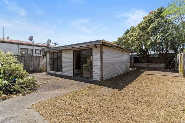 Photo of property in 12 Laureston Avenue, Papatoetoe, Auckland, 2025