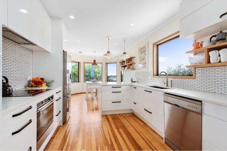 Photo of property in 30 Mason Street, New Lynn, Auckland, 0600