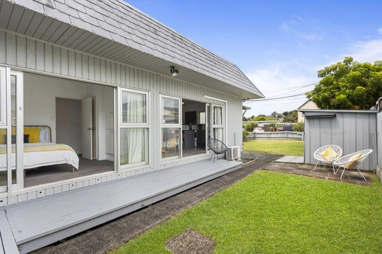 Photo of property in 2/2a Eskdale Road, Birkdale, Auckland, 0626