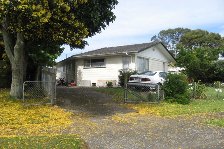 Photo of property in 15 Ilford Crescent, Mangere, Auckland, 2022