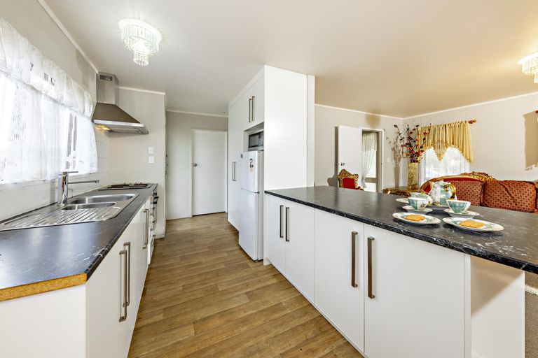 Photo of property in 81 John Walker Drive, Manurewa, Auckland, 2102