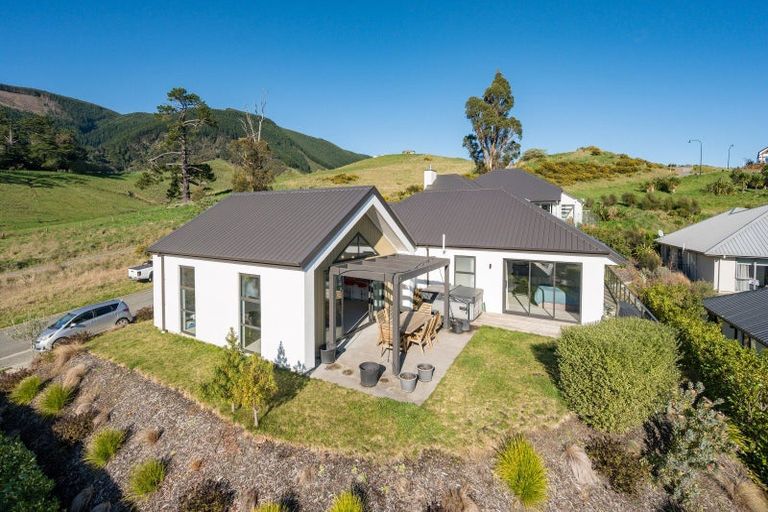 Photo of property in 10 Old Farm Road, Stoke, Nelson, 7011