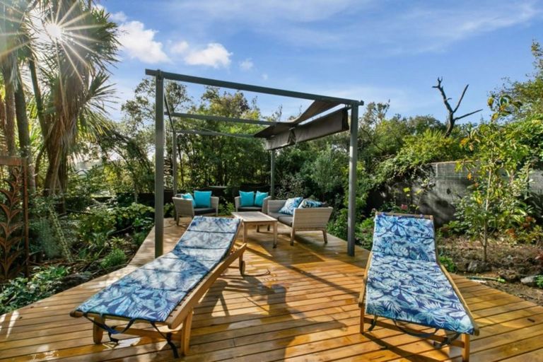 Photo of property in 10 Kia Ora Road, Beach Haven, Auckland, 0626