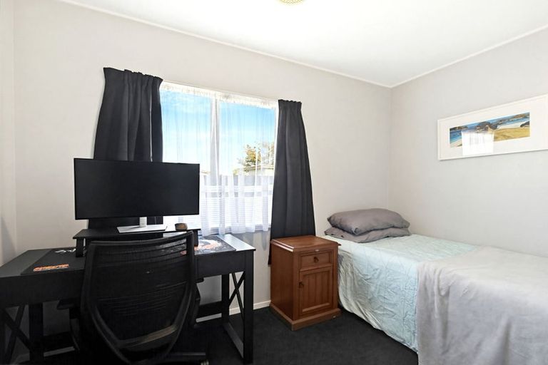 Photo of property in 2/604 Alexandra Street, Parkvale, Hastings, 4122