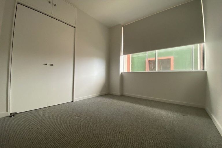 Photo of property in Terrace Tower Apartments, 10b/126 The Terrace, Wellington Central, Wellington, 6011