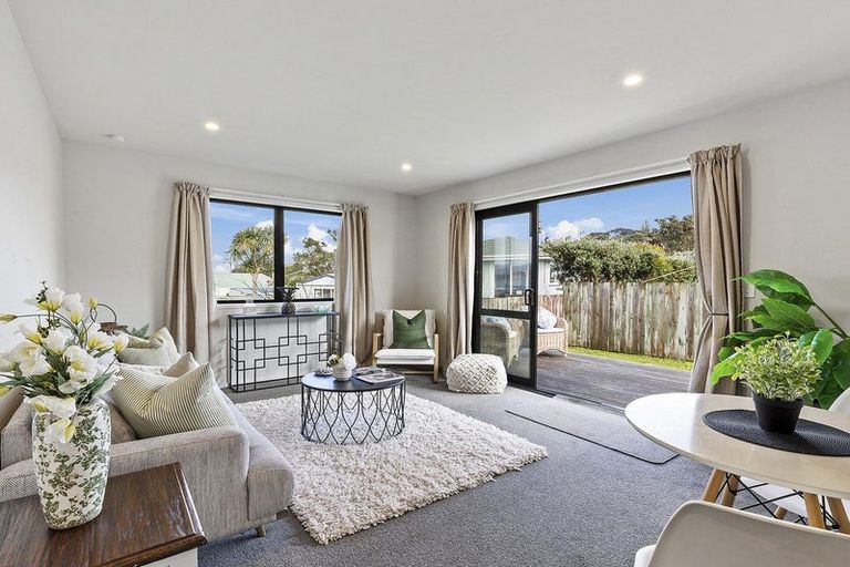 Photo of property in 6a Matatiro Street, Titahi Bay, Porirua, 5022