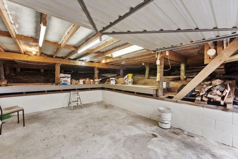 Photo of property in 2/56 Lavery Place, Sunnynook, Auckland, 0632