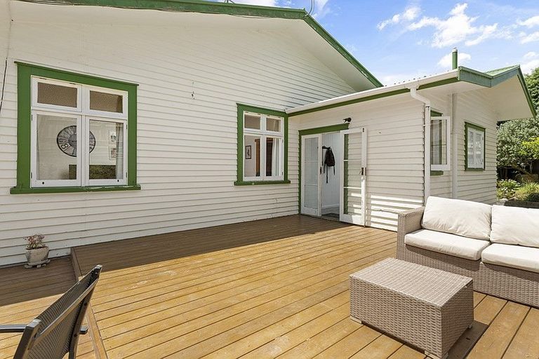 Photo of property in 64 Kaitemako Road, Welcome Bay, Tauranga, 3112