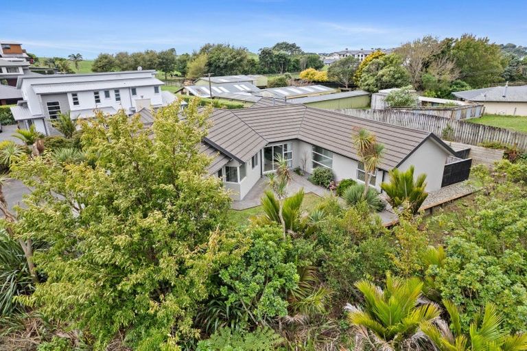 Photo of property in 4 Links Drive, Waiwhakaiho, New Plymouth, 4312