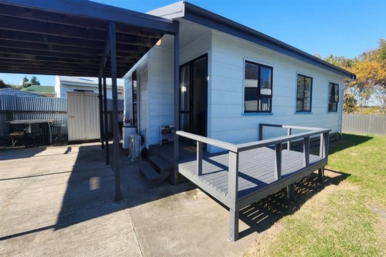 Photo of property in 12 Redwood Drive, Waipukurau, 4200