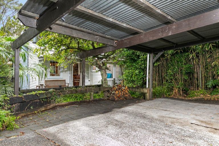 Photo of property in 332 Huia Road, Titirangi, Auckland, 0604