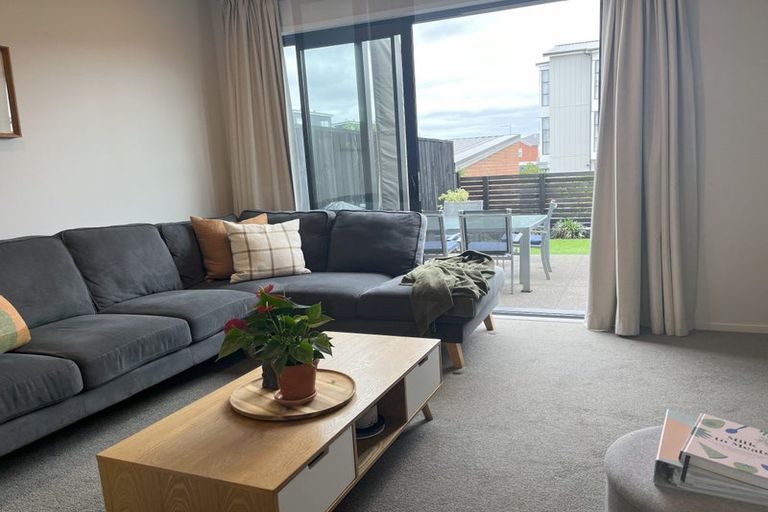 Photo of property in 32 Hobsonville Point Road, Hobsonville, Auckland, 0616