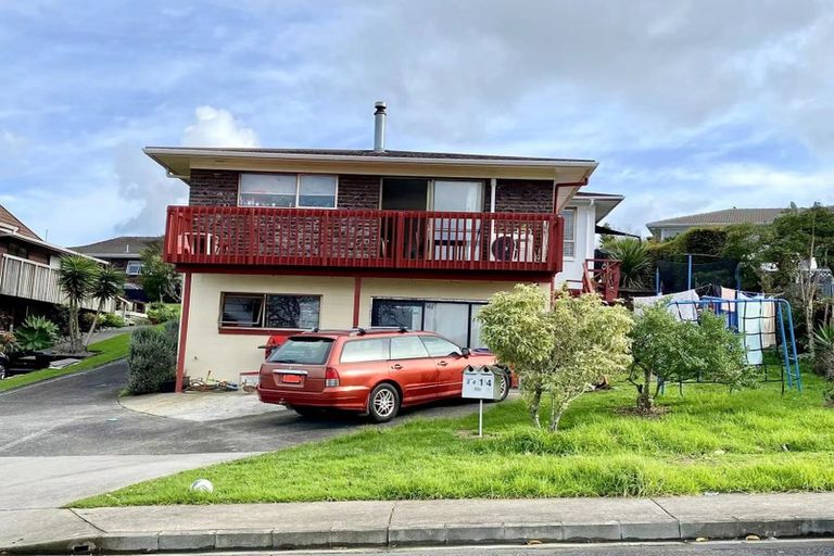 Photo of property in 1/4 Lydford Place, Glendene, Auckland, 0602