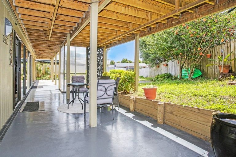 Photo of property in 11a Millen Place, Clarks Beach, 2122