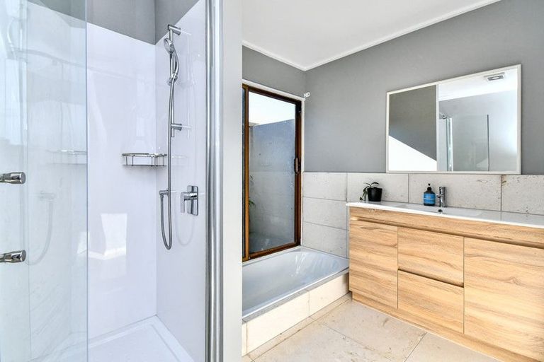 Photo of property in 24 Magnolia Avenue, Opaheke, Papakura, 2113