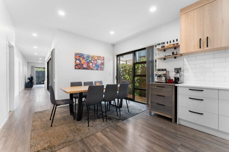 Photo of property in 7 Tapuwae Way, Mangere Bridge, Auckland, 2022