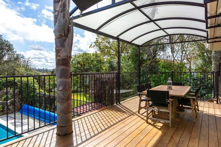 Photo of property in 2 Kelvin Crescent, Te Atatu Peninsula, Auckland, 0610