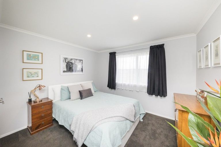 Photo of property in 25 Hartwell Drive, Kelvin Grove, Palmerston North, 4470