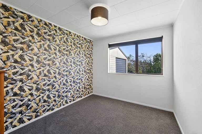 Photo of property in 194 Mangorei Road, Merrilands, New Plymouth, 4312