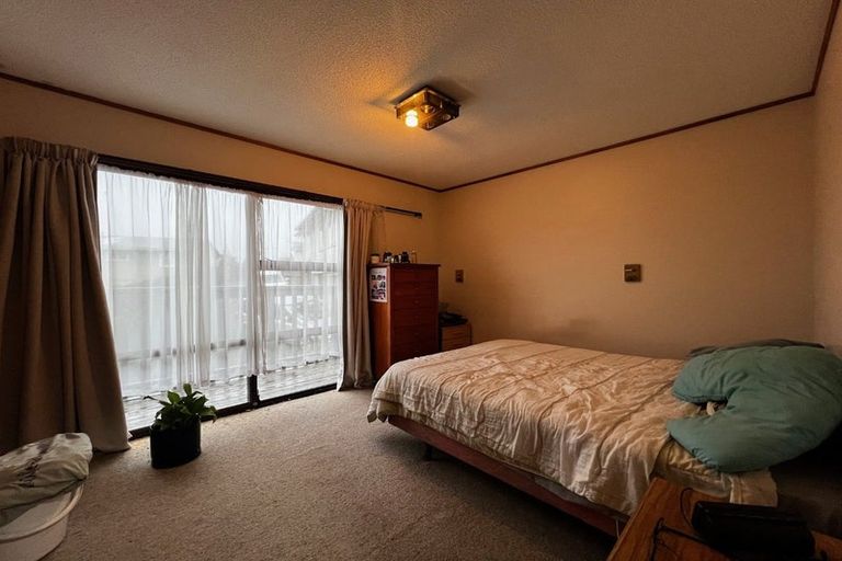 Photo of property in 4/18a Neal Avenue, Glenfield, Auckland, 0629