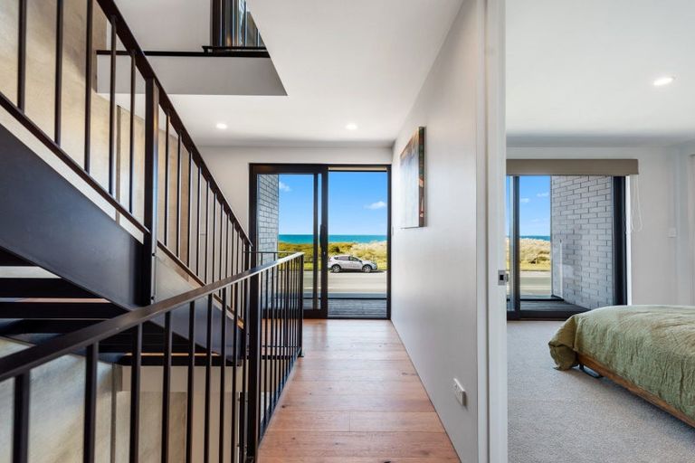 Photo of property in 211 Marine Parade, Mount Maunganui, 3116