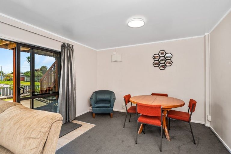 Photo of property in 3 Karepe Lane, Kumeu, 0810
