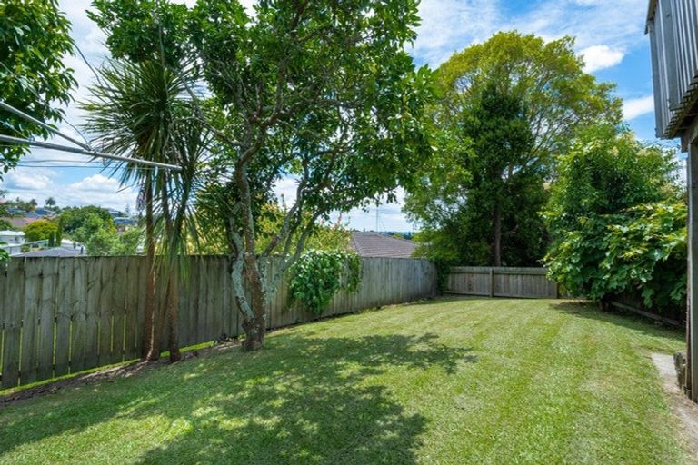 Photo of property in 12 Jenelin Road, Glendene, Auckland, 0602