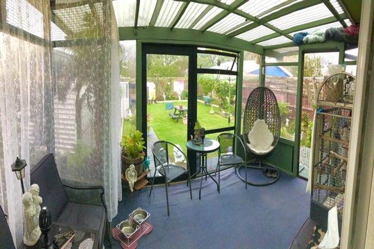 Photo of property in 46 Frensham Crescent, Woolston, Christchurch, 8062