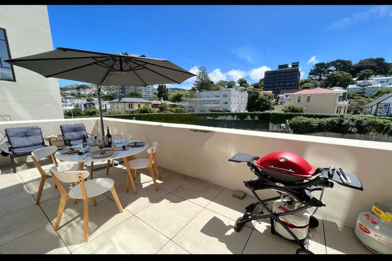 Photo of property in Augusta Apartments, 19/254 Willis Street, Te Aro, Wellington, 6011