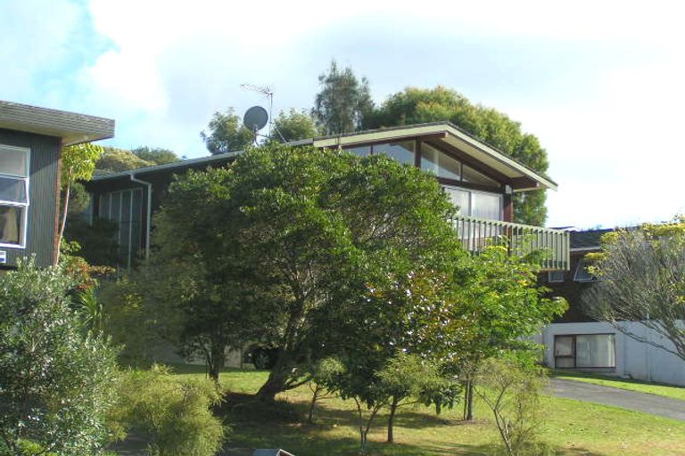 Photo of property in 62 Meadowvale Avenue, Forrest Hill, Auckland, 0620