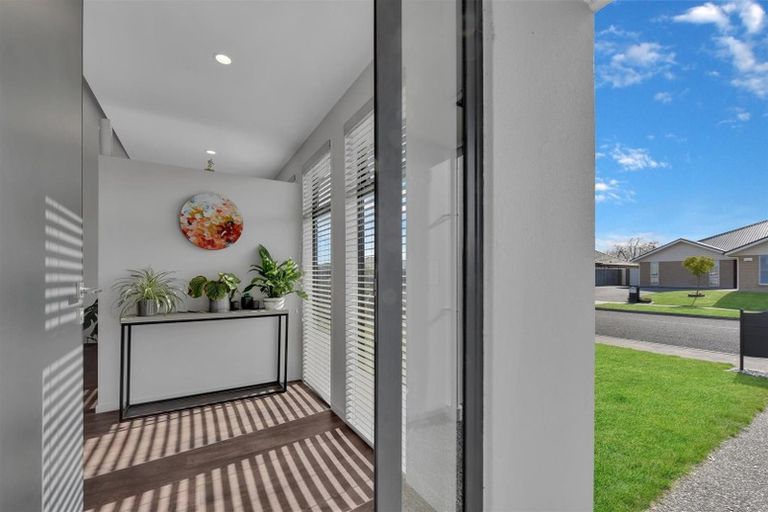 Photo of property in 8 Lassen Place, Stoke, Nelson, 7011