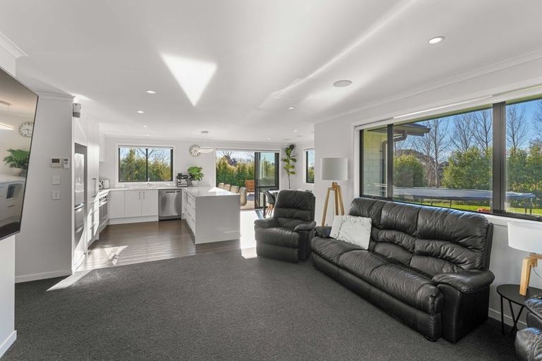 Photo of property in 6 Hadfield Road, Peka Peka, Waikanae, 5391