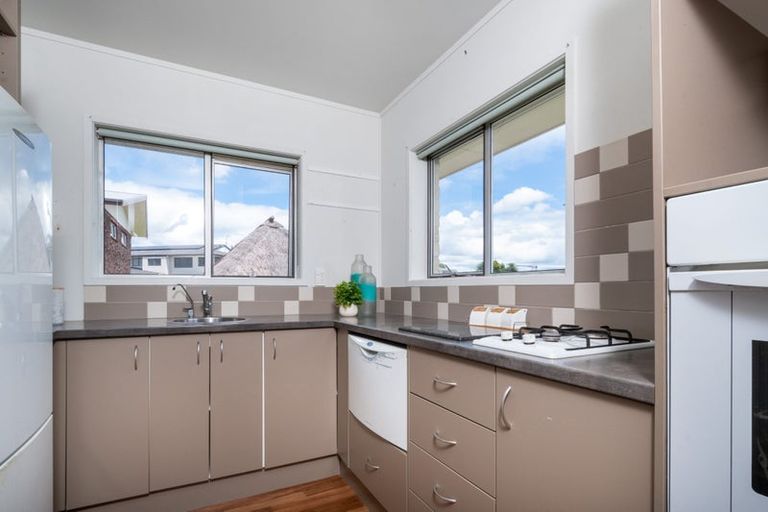 Photo of property in 12 Jenelin Road, Glendene, Auckland, 0602