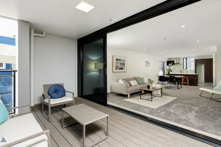 Photo of property in 2-06/424 Maunganui Road, Mount Maunganui, 3116