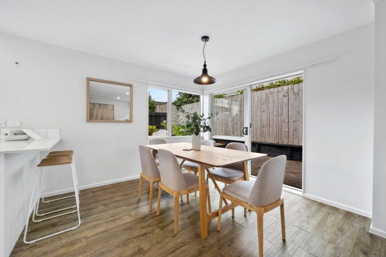 Photo of property in 54 Walworth Avenue, Pakuranga Heights, Auckland, 2010