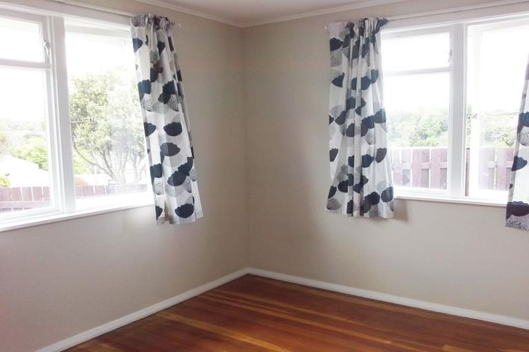 Photo of property in 1a Endeavour Street, Marfell, New Plymouth, 4310