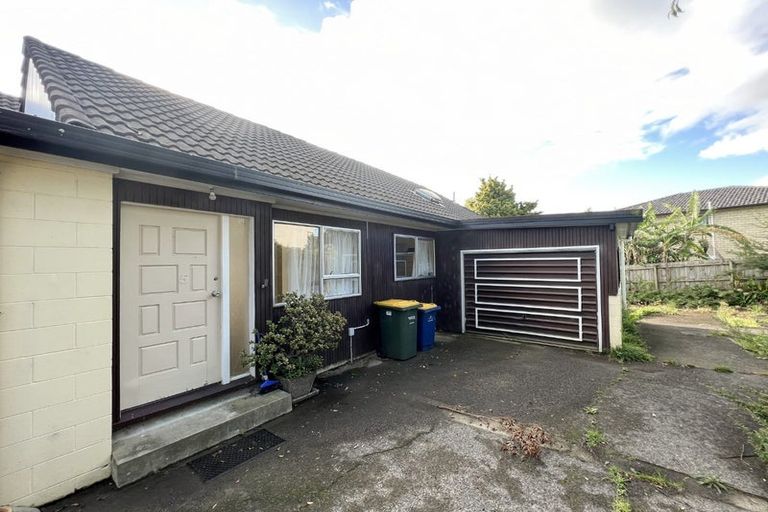 Photo of property in 5/68 Clayburn Road, Glen Eden, Auckland, 0602